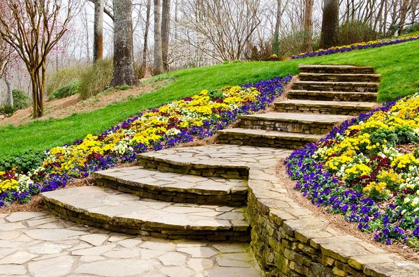 Jakie schody do ogrodu warto wybrać? Odpowiadamy!