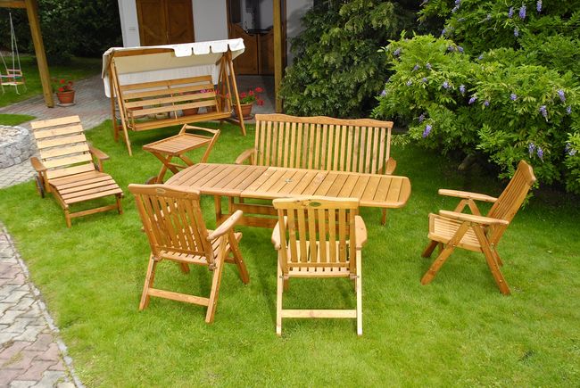 Stół i krzesła ogrodowe z drewna