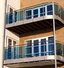 Balkonowe balustrady szklane