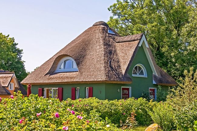 Dom pokryty tradycyjną strzechą