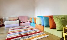 Kolorowy dywan w pokoju dziecka