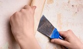 Dowiedz się, w jaki sposób sprawnie usunąć starą tapetę ze ściany
