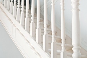 Białe schody? Czy to dobry pomysł? Podpowiadamy
