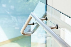 Zobacz, jaką wybrać wysokość balustrady schodowej